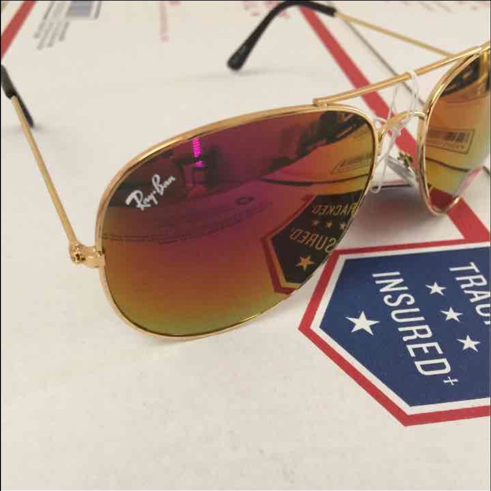 Mirrored aviator sunglasses