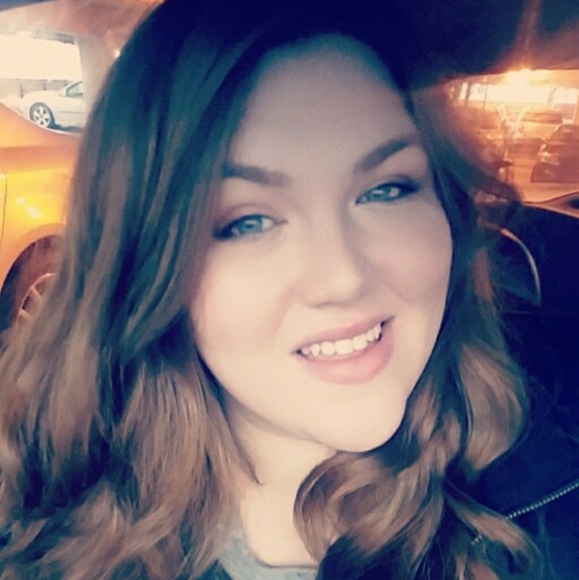 Meet your Posher, Lisa - Picture 1 of 1