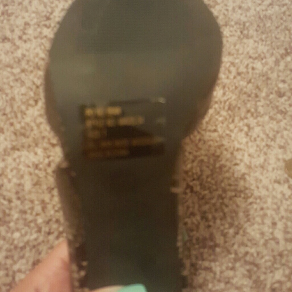 Shoes - Picture 2 of 3