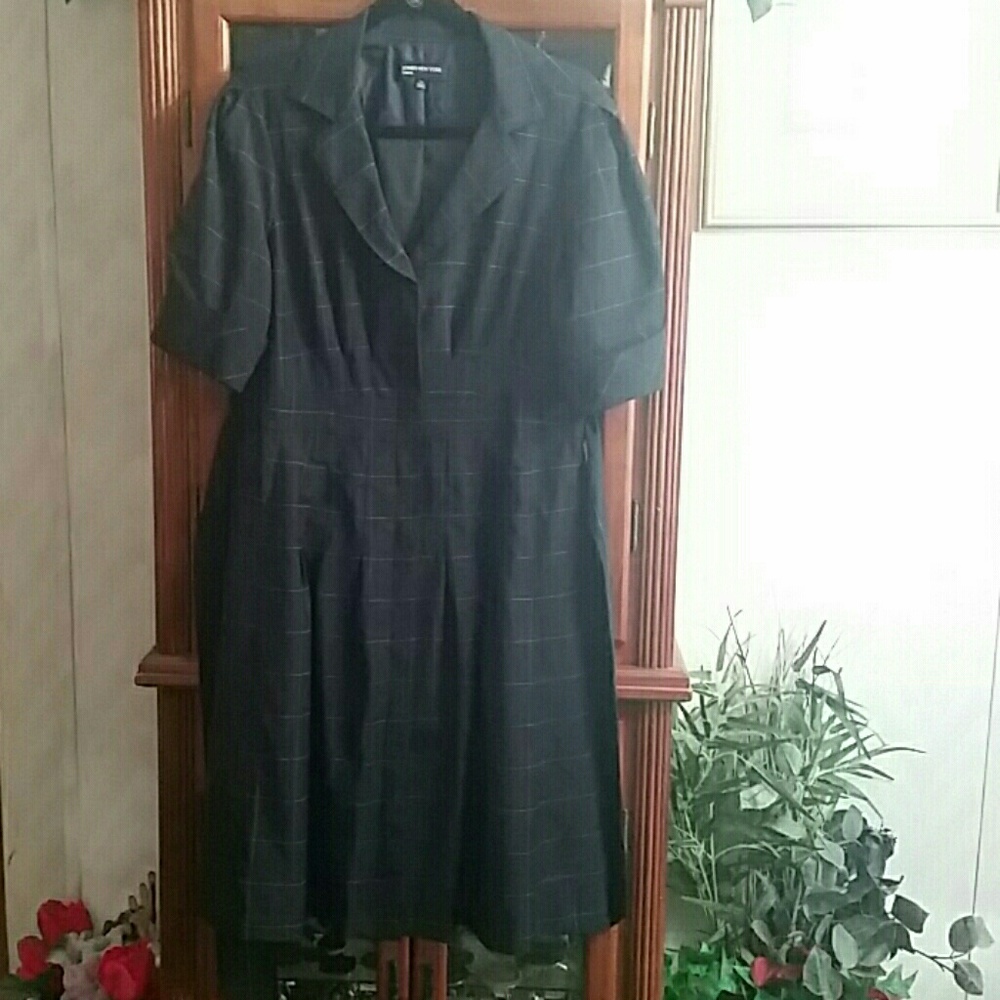 Ladies Dress by Jones New York Size 14