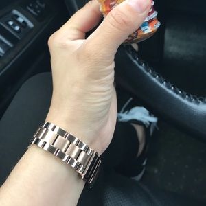 Meet your Posher, Janet