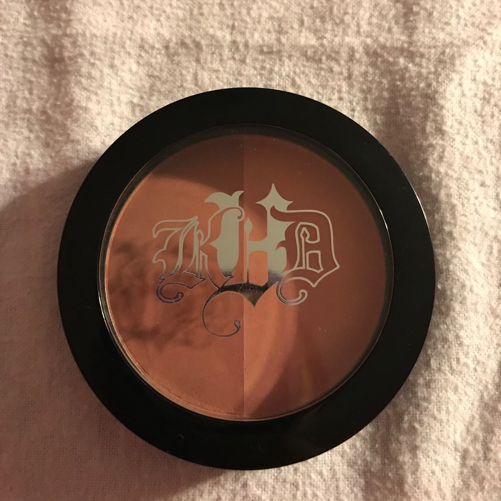 Kat von d shade + light blush