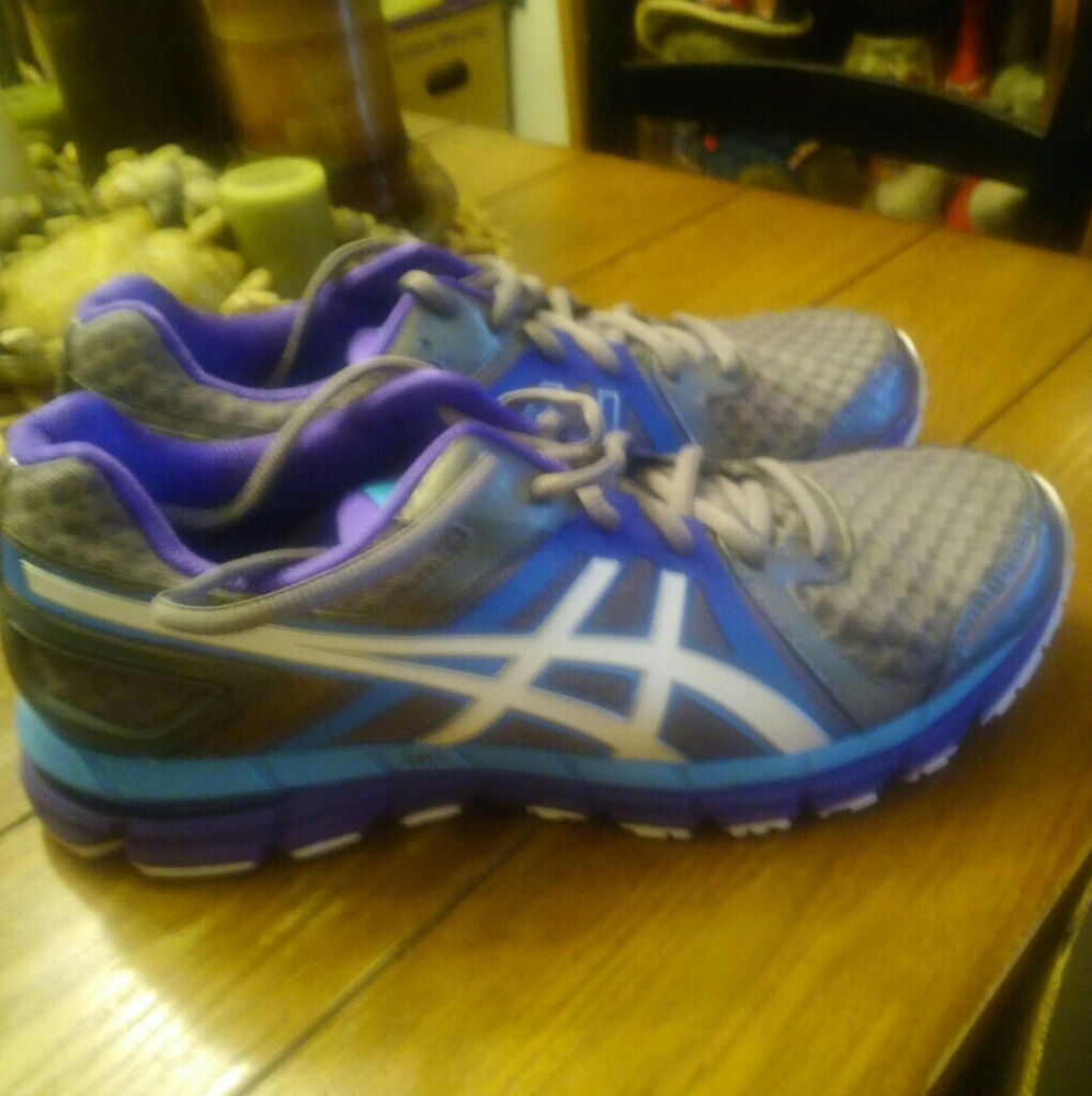 NIB Asics Gel sneakers