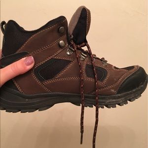 Red Head women's hiking shoe