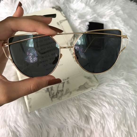 🌙Gold & Black Cat Eye Aviator Sunnies🌙 - Picture 5 of 8