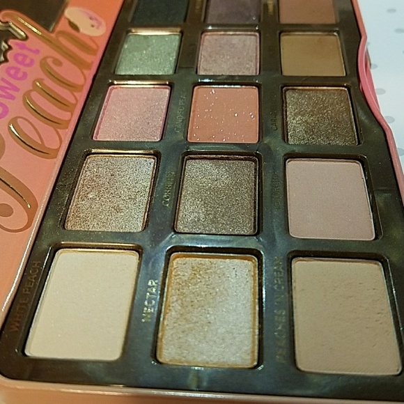 Too Faced Sweet Peach Palette - Picture 3 of 5