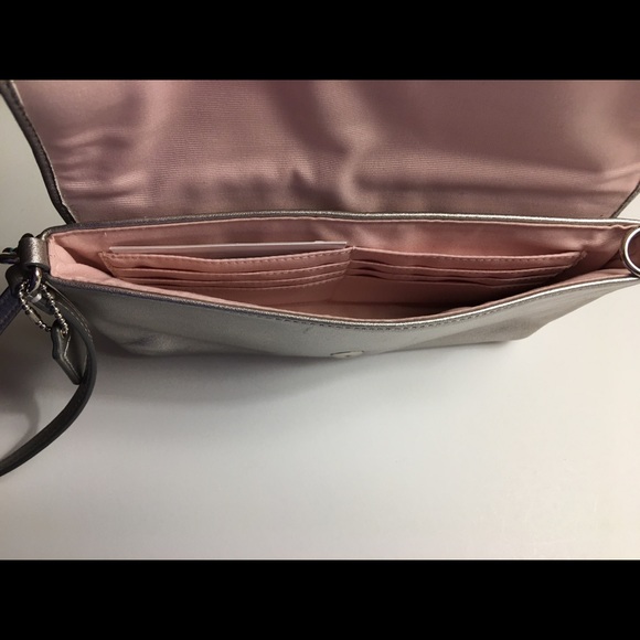 Coach LEATHER Large Flap Wristlet - Picture 4 of 5