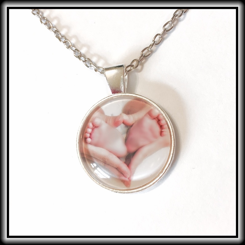MOTHER BABY NECKLACE