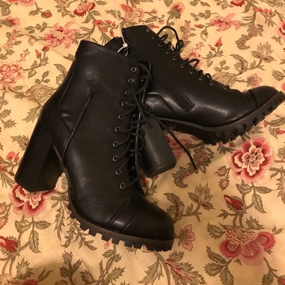 New Nordstrom REPORT Alana Chunky Heel Black Boots - Picture 3 of 5