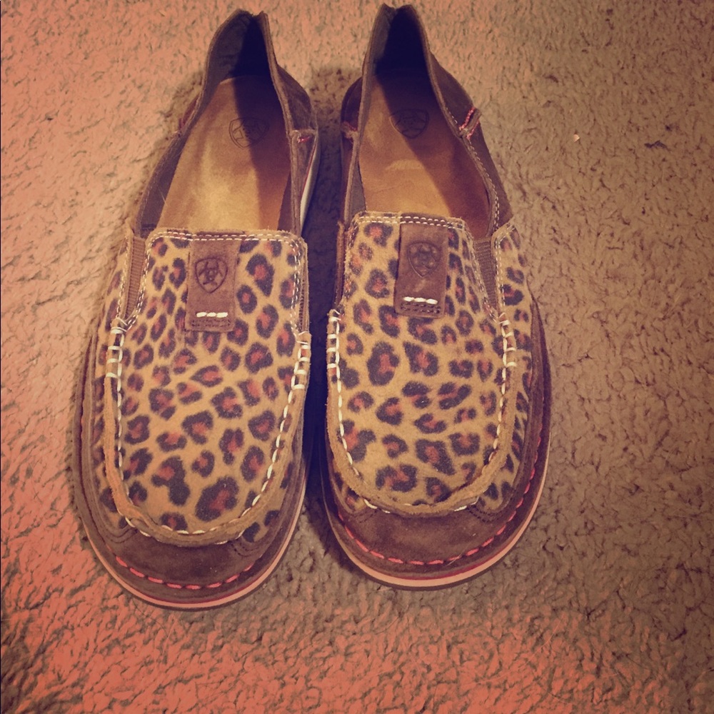Ariat cruisers