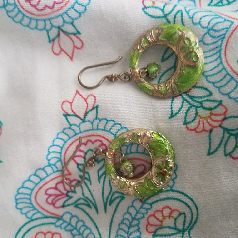 dangling oriental pendant earrings