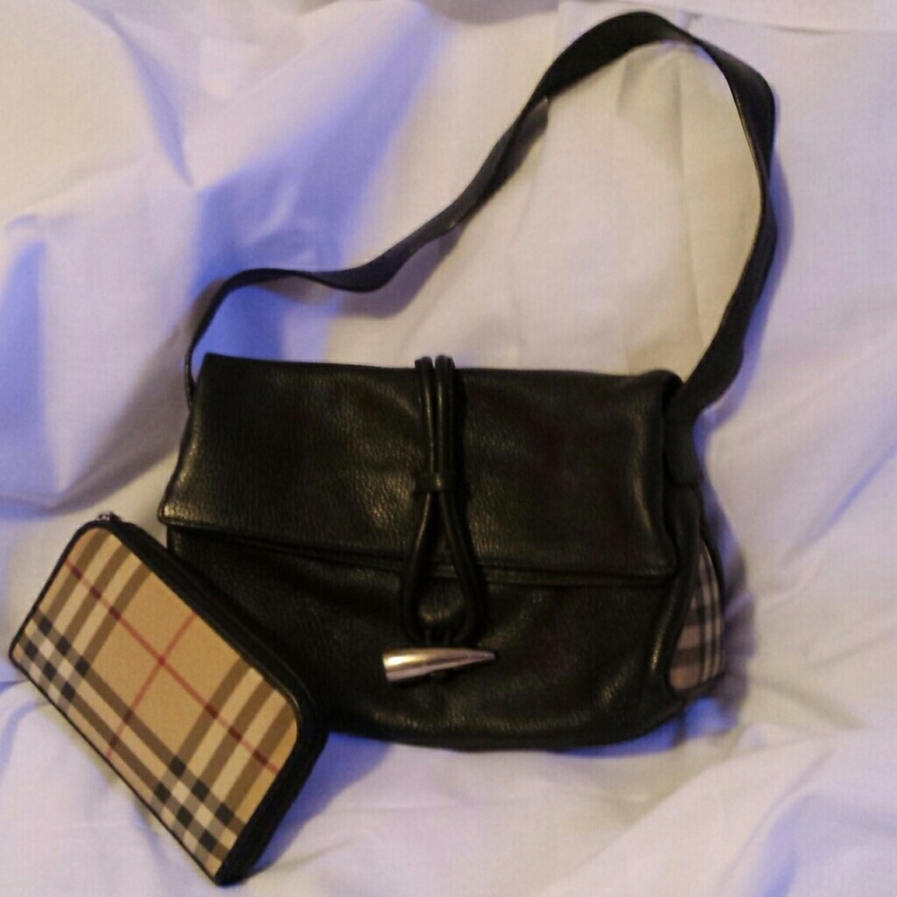 BURBERRY PURSE AND WALLET