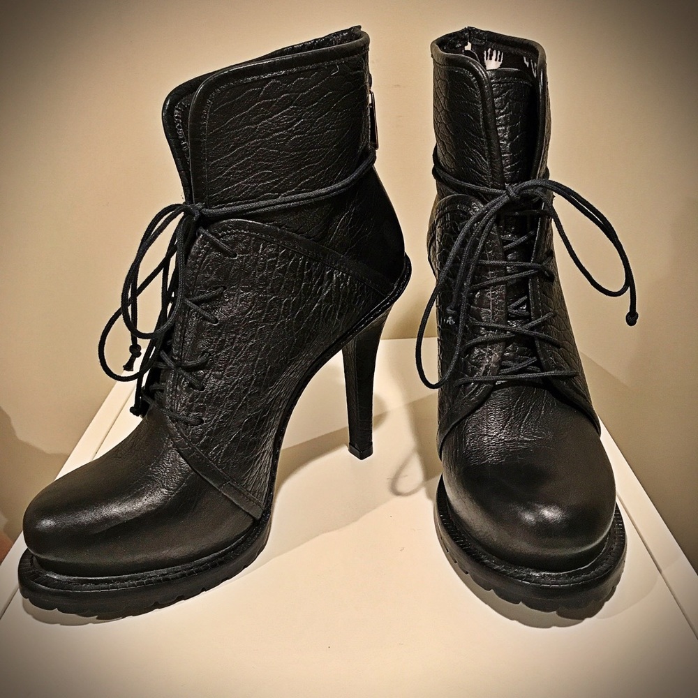 ELIZABETH AND JAMES Lace Up Platform Base Bootie