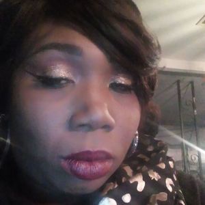 Meet your Posher, Damita