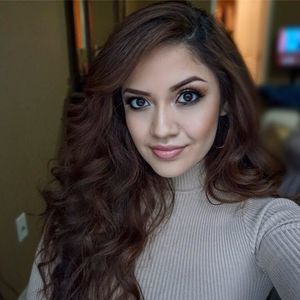 Meet your Posher, Raquel