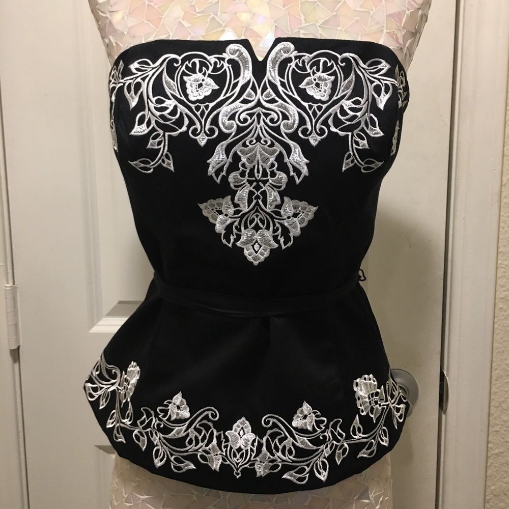 ❌SOLD❌WHITE HOUSE BLACK MARKET BLACK BUSTIER - Picture 3 of 6