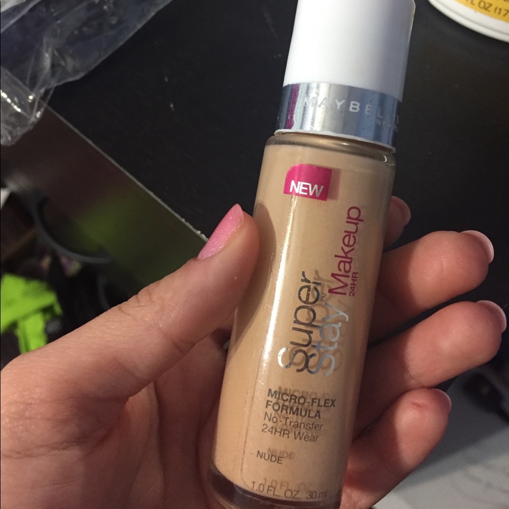 Maybelline Super Stay Makeup 24HR Nude color