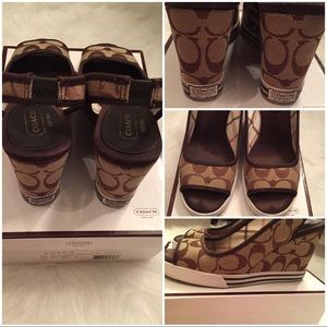 Coach Wedges (Authentic 100%) size 6