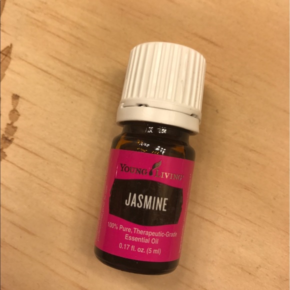 【未開封】Young Living ジャスミン　5ml ジャスミン 5ml | ヤング・リヴィング精油 | Young Living