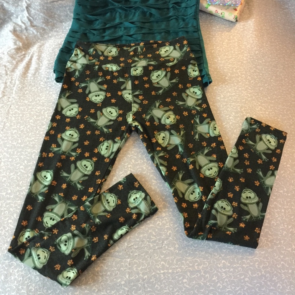 🆕🐸LULAROE🐸 Hard To Find Leggings OS
