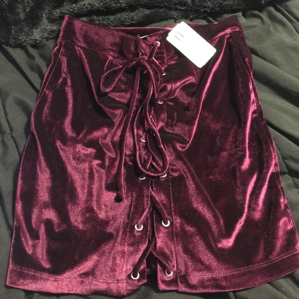 S Windsor Velvet Skirt NWT