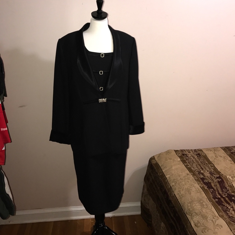 Two piece dress suit