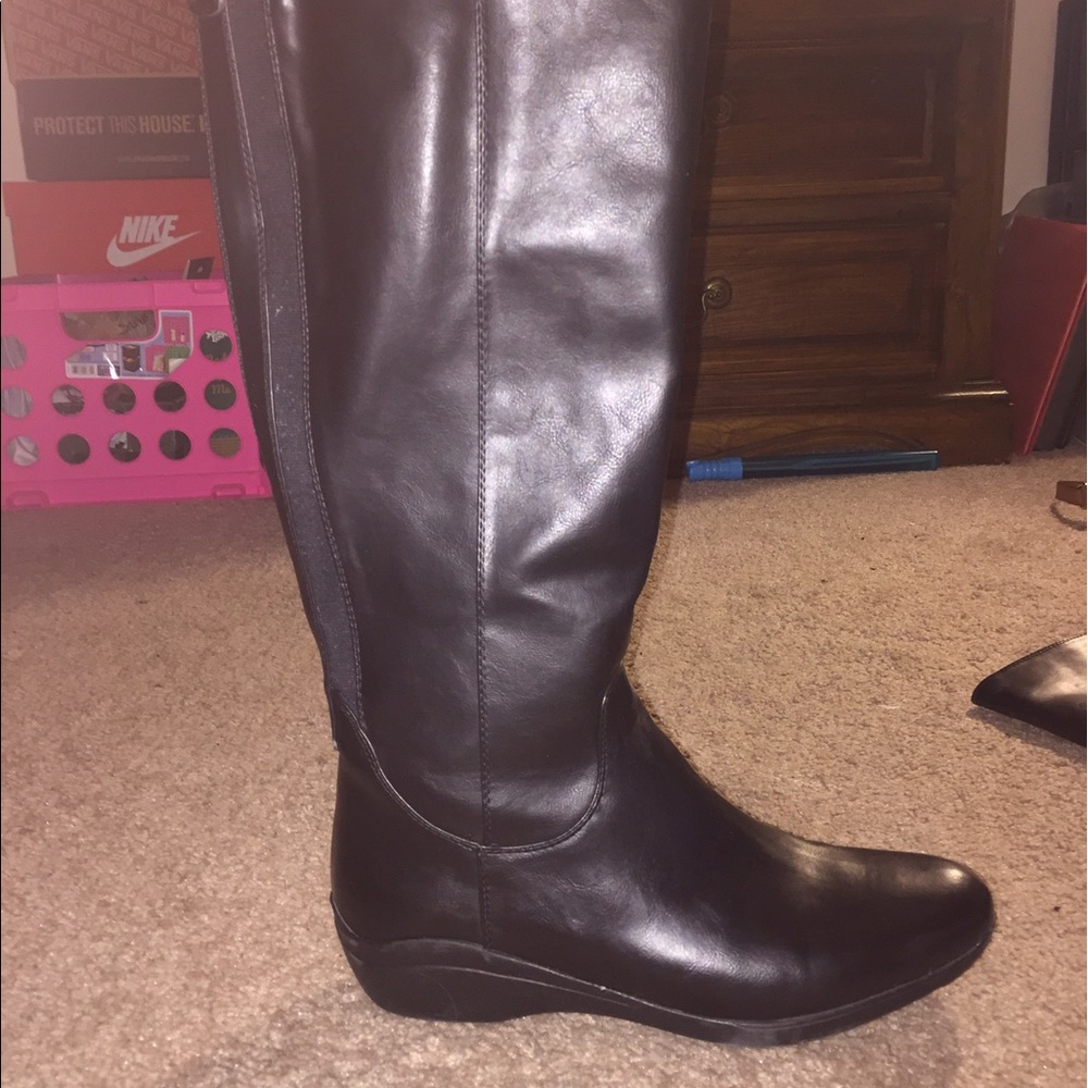 Black boots
