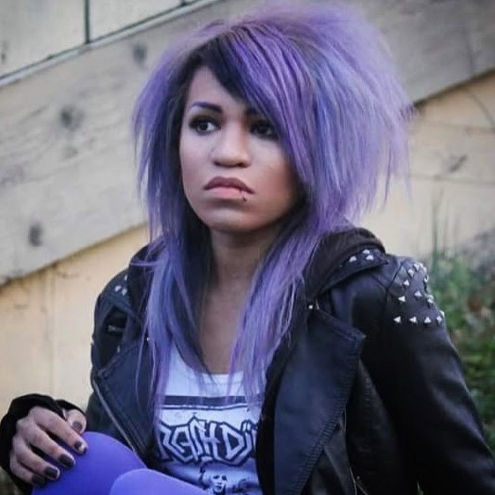 Meet your Posher, Azzy