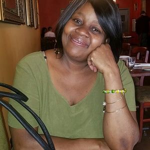 Meet your Posher, Lorraine