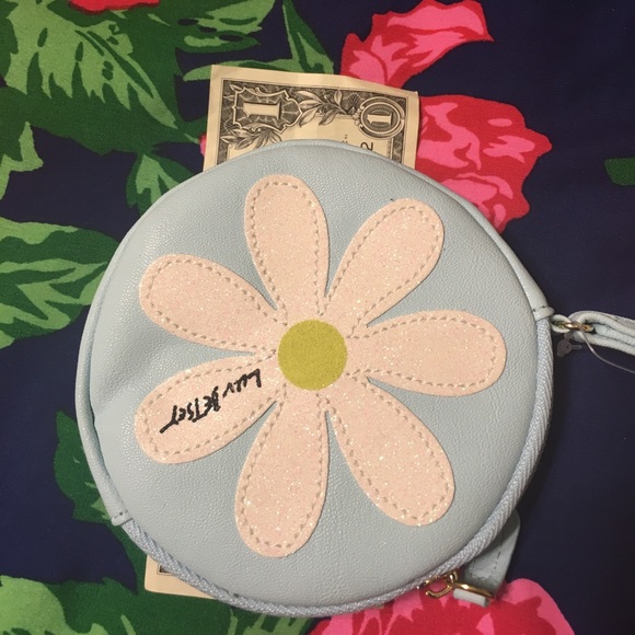 ❤️New Betsey Johnson Coin Purse❤️️ FINAL PRICE. - Picture 4 of 7