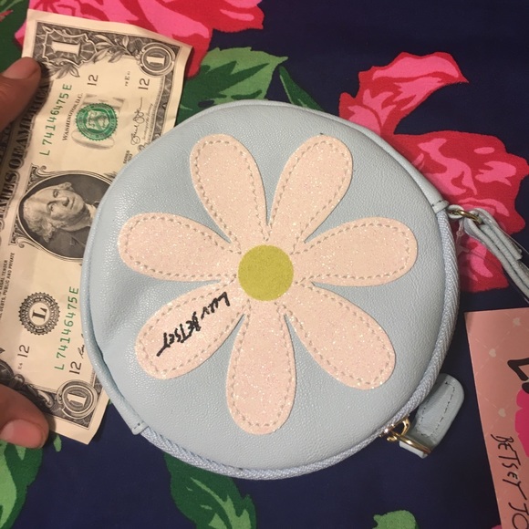❤️New Betsey Johnson Coin Purse❤️️ FINAL PRICE. - Picture 7 of 7