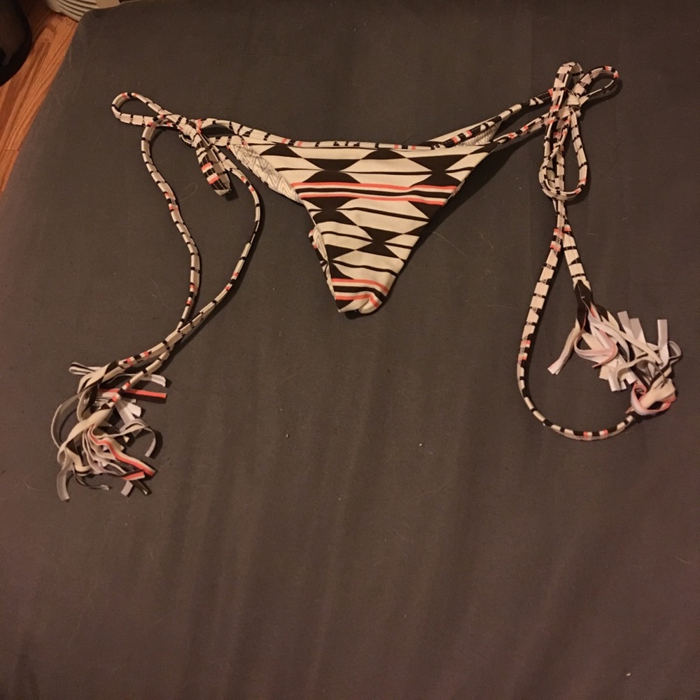 NWOT Acacia Rio Bottom in Tapa