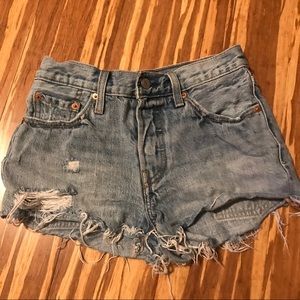LEVIS CUT OFFS