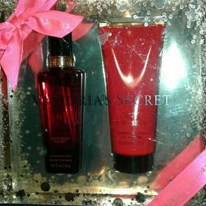 PRICE DROP..NIB,Victoria's Secret  Very Sexy gift