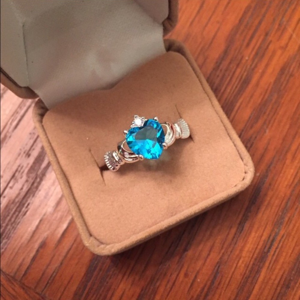 NWT STERLING SILVER HEART RING 9