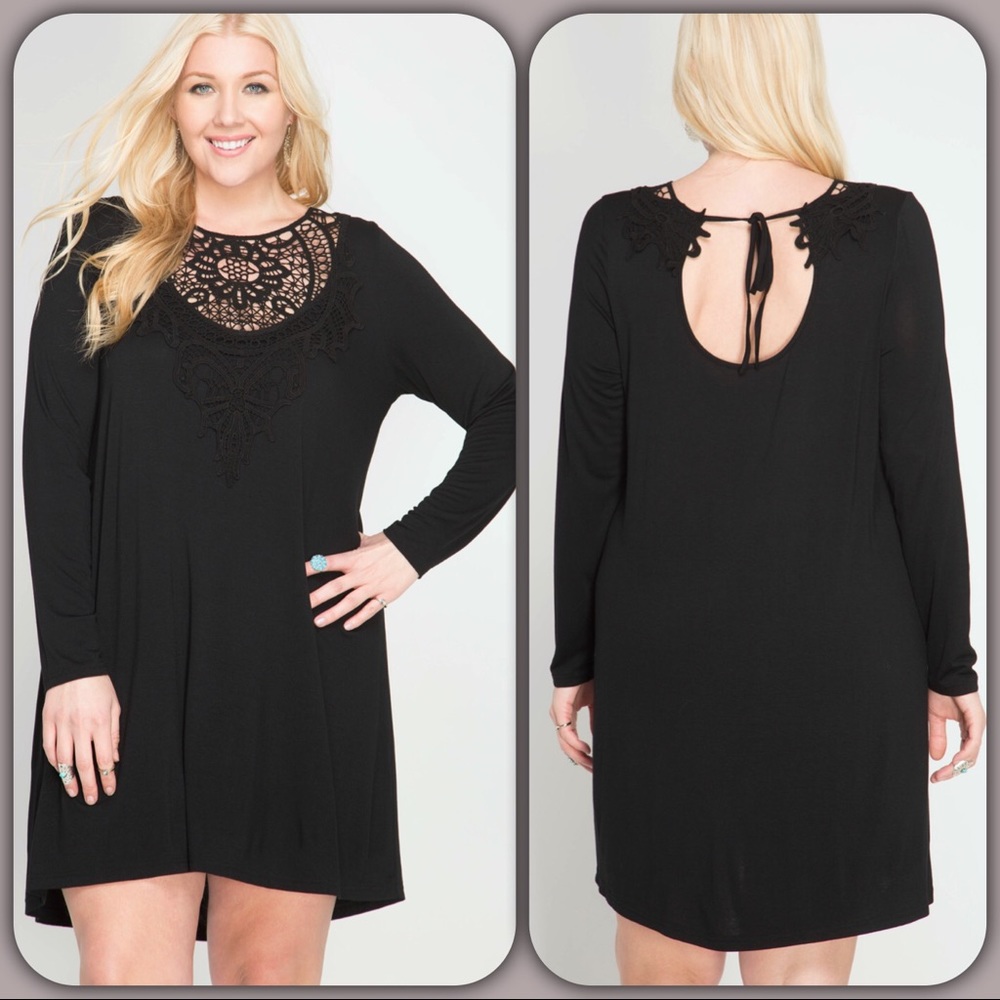 Detailed black long sleeve dress