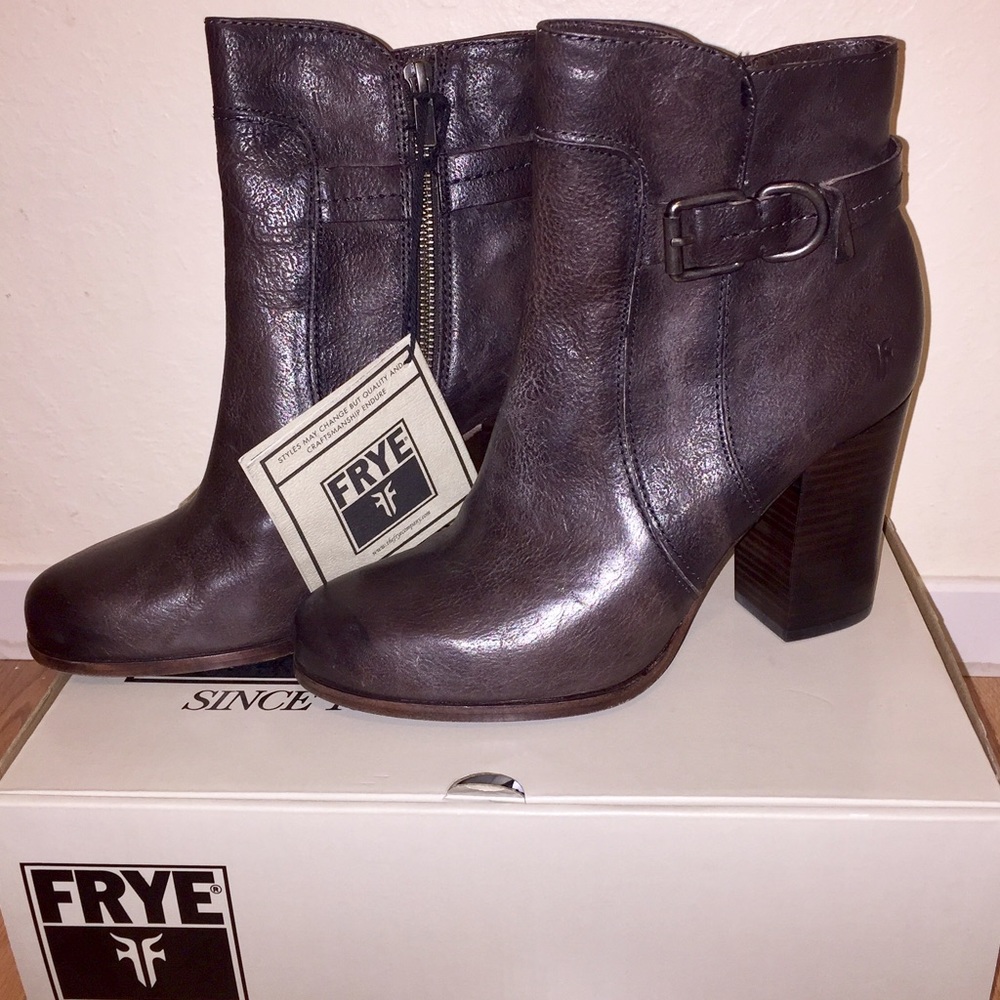 NWT Frye Heeled Dark Brown Booties