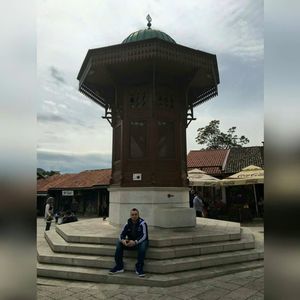 Meet your Posher, Haris