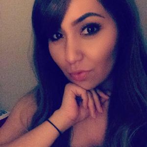 Meet your Posher, Yesenia