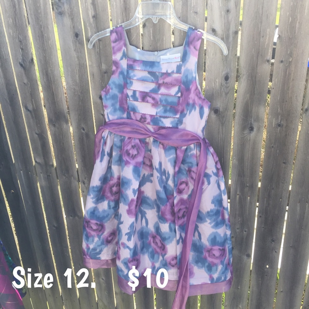 Beautiful floral mini junior dress
