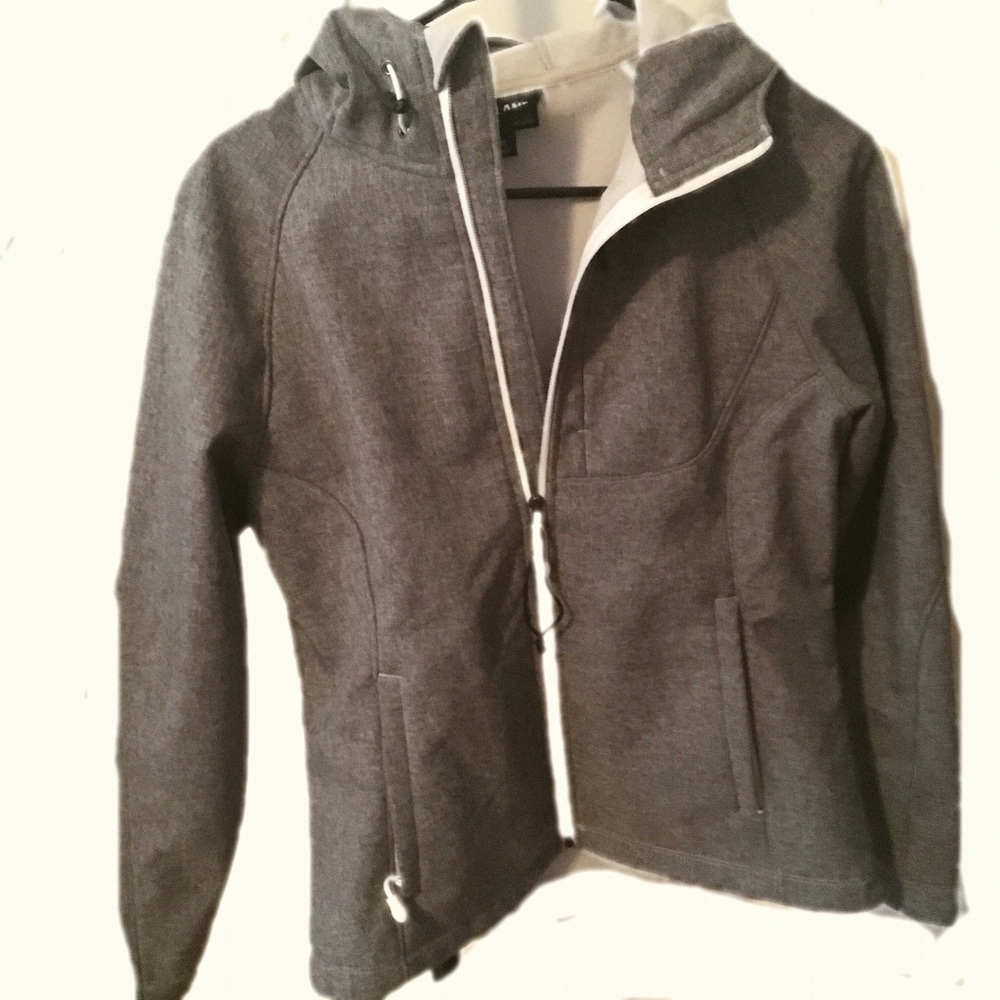 Perfect condition waterproof fall coat. Worn 1x.