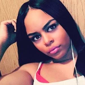 Meet your Posher, Kania