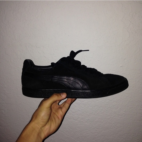 Black suede pumas - Picture 2 of 4