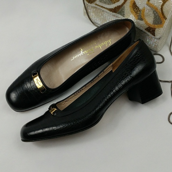 Salvatore Ferragamo Shoes - Salvatore Ferragamo Boutique black slip on pumps