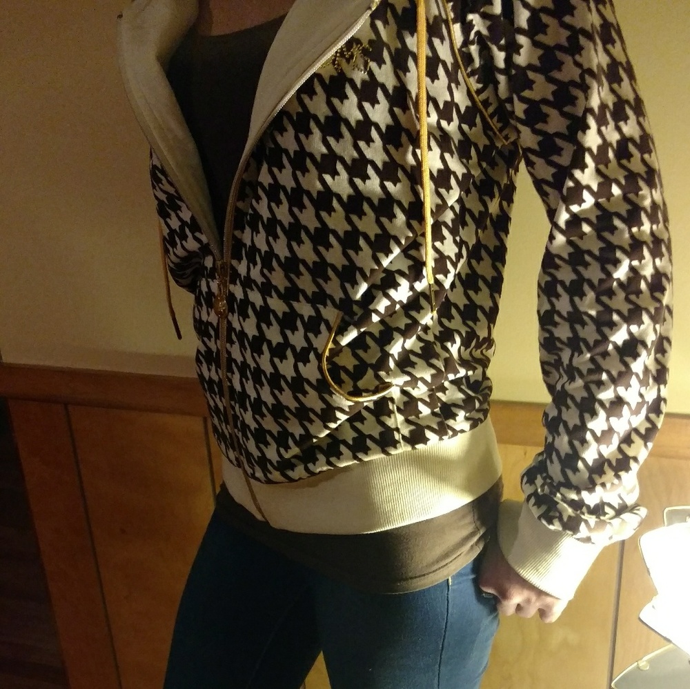 Apple Bottoms jacket and gold shoes