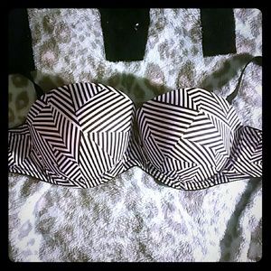 Nwot vs pink 34D wear everywhere push up bra Nwot vs pink 34D wear everywhere push up bra