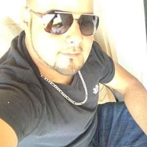 Meet your Posher, Carlos