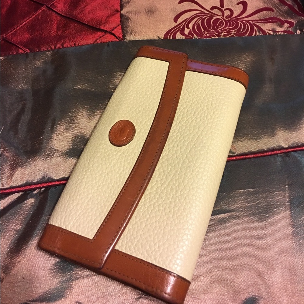 Dooney & Bourke wallet