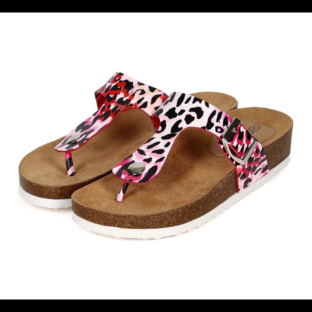 Breckelle's Pink leopard sandals