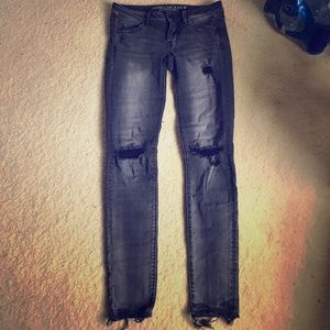 Like NEW!! AEO black/wash off stretchy jeans